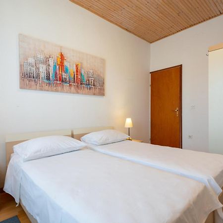 Apartments By The Sea Jelsa, Hvar - 11319 Jelsa  Room photo