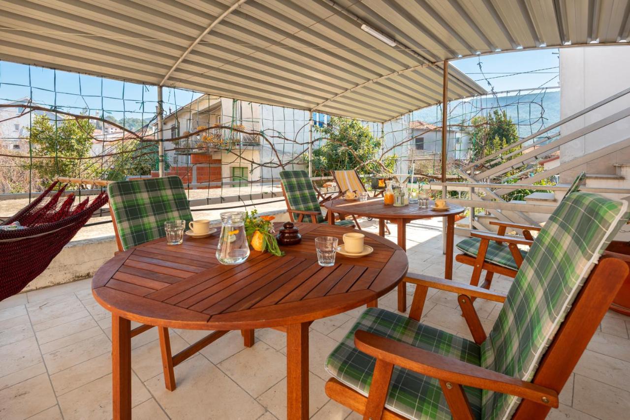 Apartments By The Sea Jelsa, Hvar - 11319 Jelsa  Exterior photo