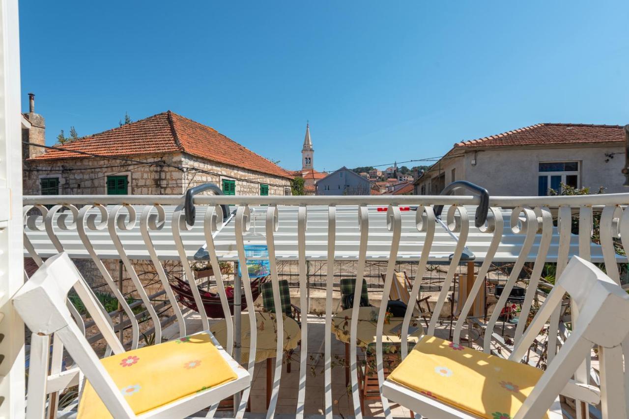 Apartments By The Sea Jelsa, Hvar - 11319 Jelsa  Exterior photo