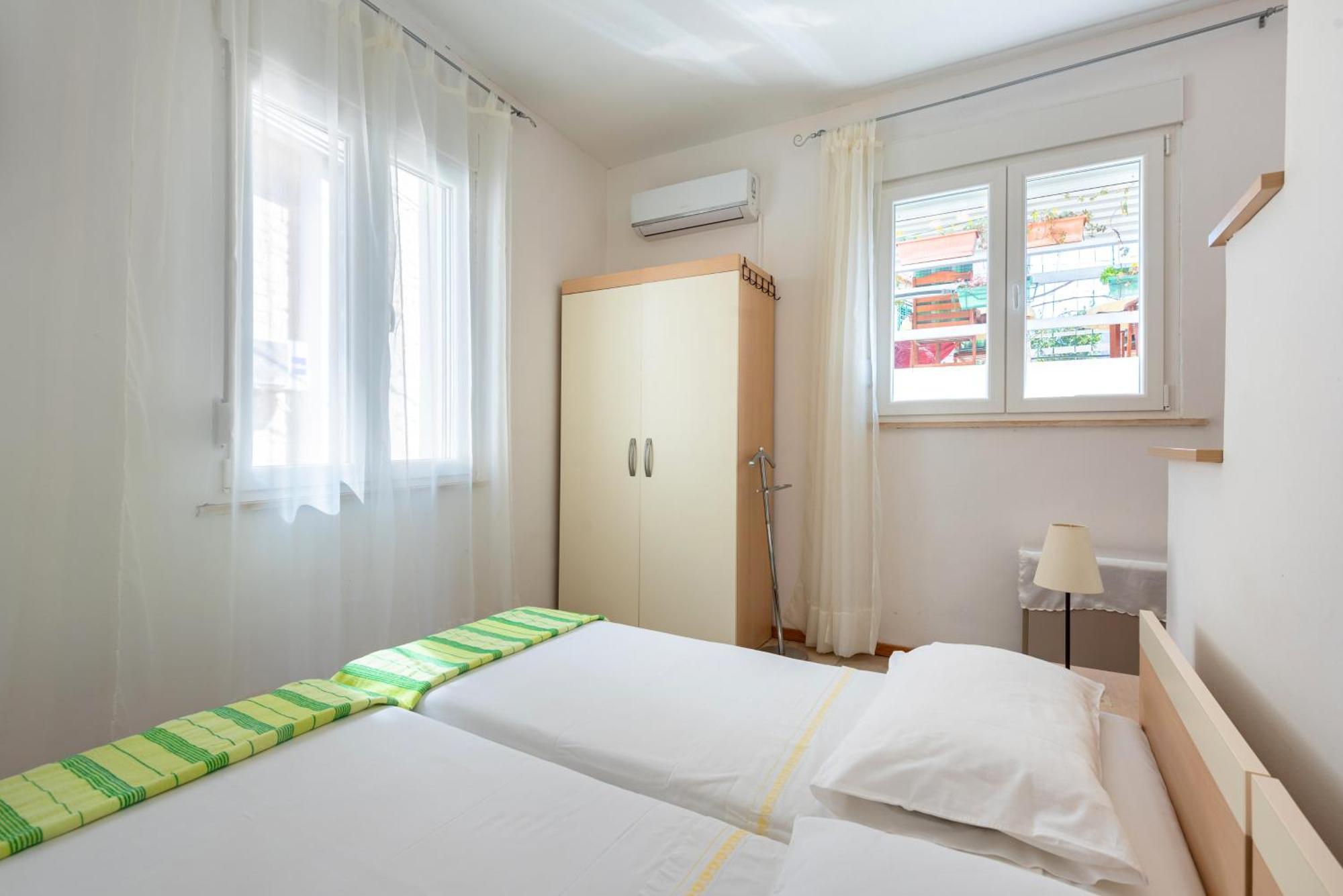 Apartments By The Sea Jelsa, Hvar - 11319 Jelsa  Room photo